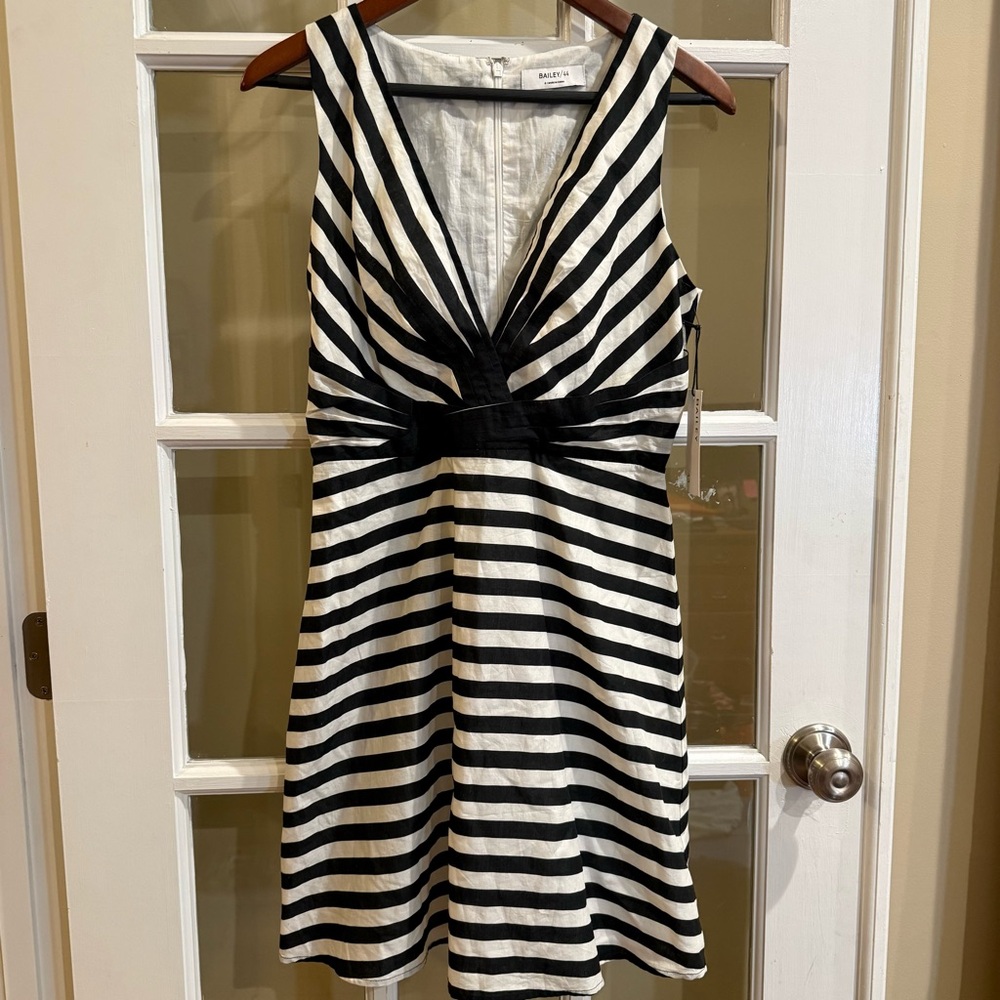 Bailey 44 Summer V Neck Dress Black & White Stripes Size 6 Brand New NWT